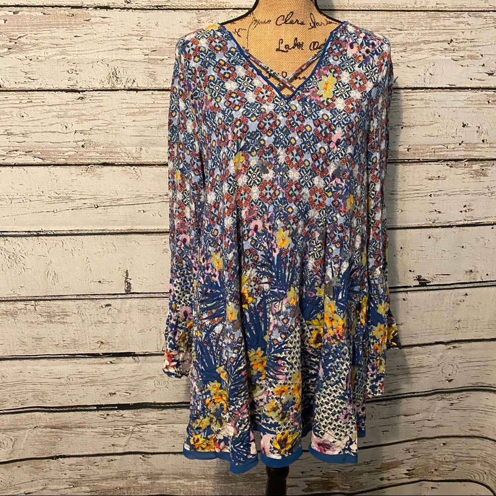 Umgee Blue Floral Multicolored Tunic Size XL